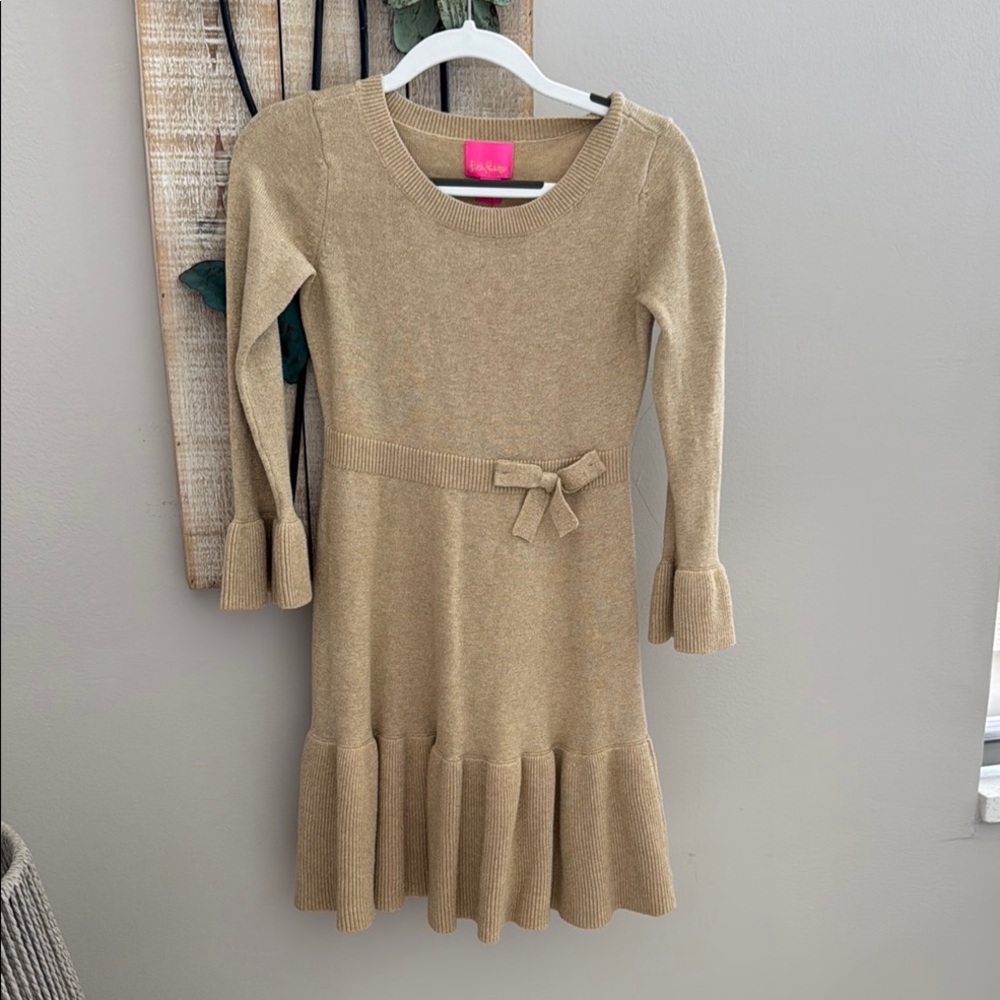 Lilly Pulitzer Amara Sweater Dress with Bow size M 6-7 pre owned, hole on back